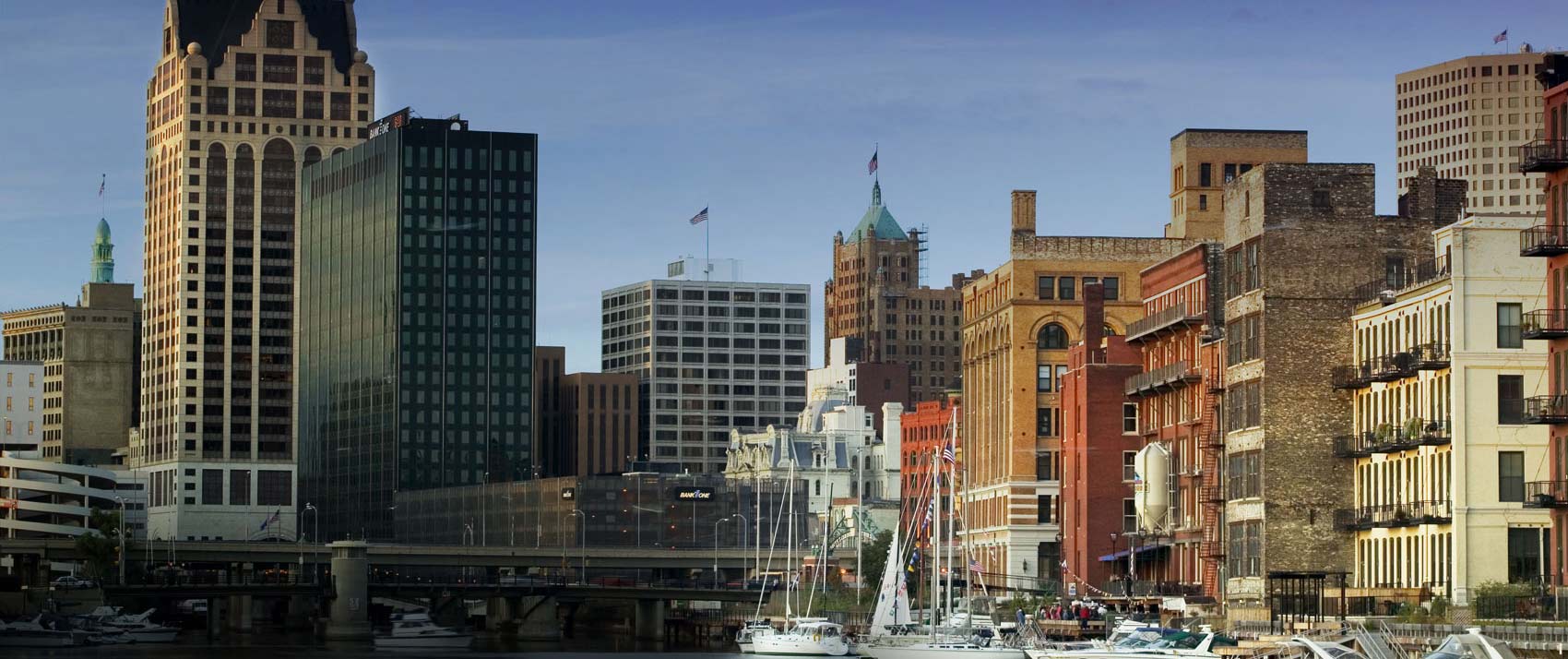 Milwaukee Hotels Kimpton Journeyman Hotel District Delights